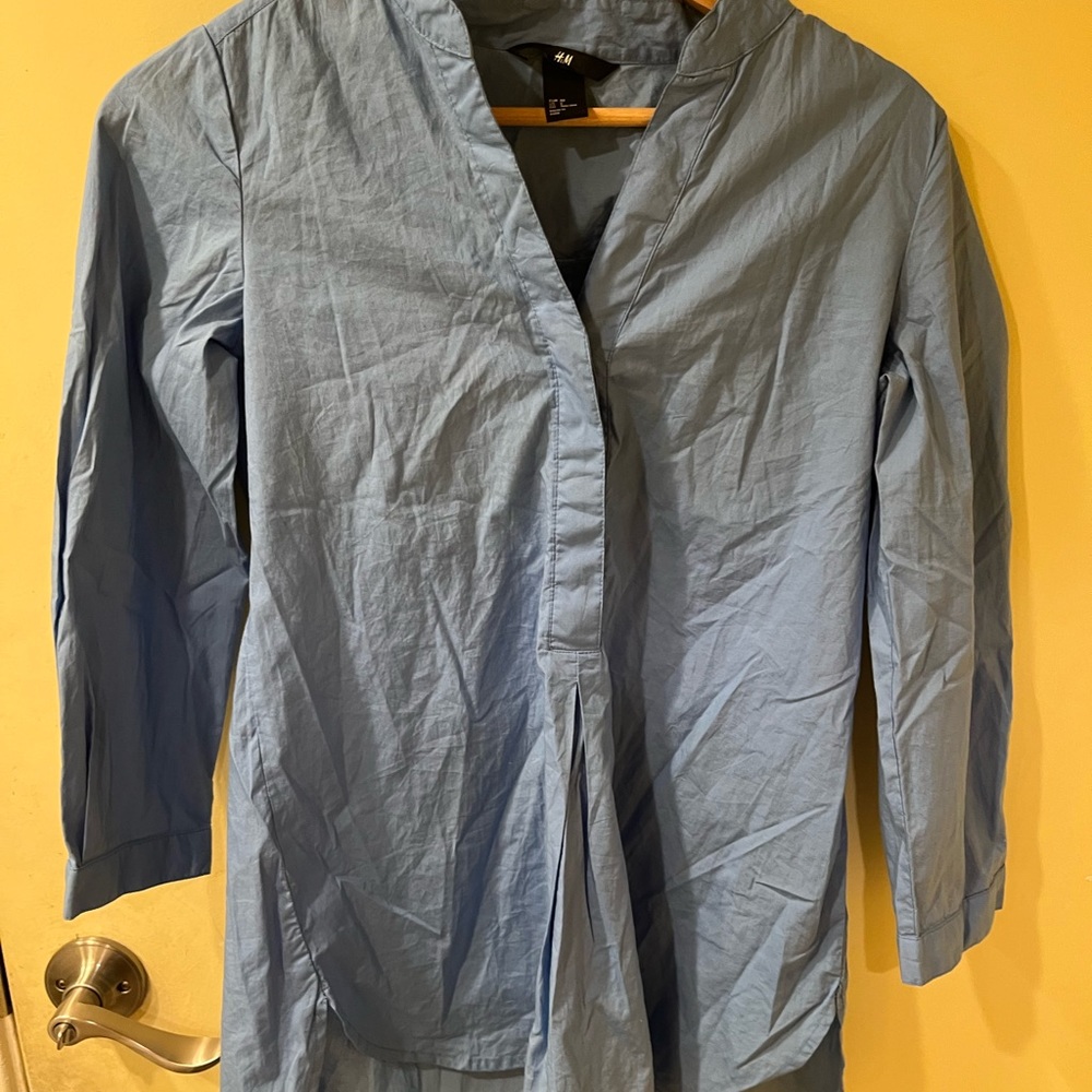H and m dress shirt size 2 used in good condition